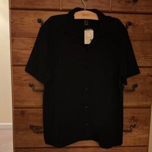 Men’s button down short sleeve dress shirt